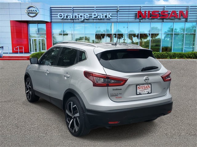 2022 Nissan Rogue Sport SL photo 2