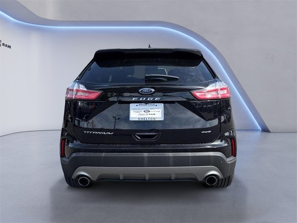 2024 Ford Edge Titanium photo 4