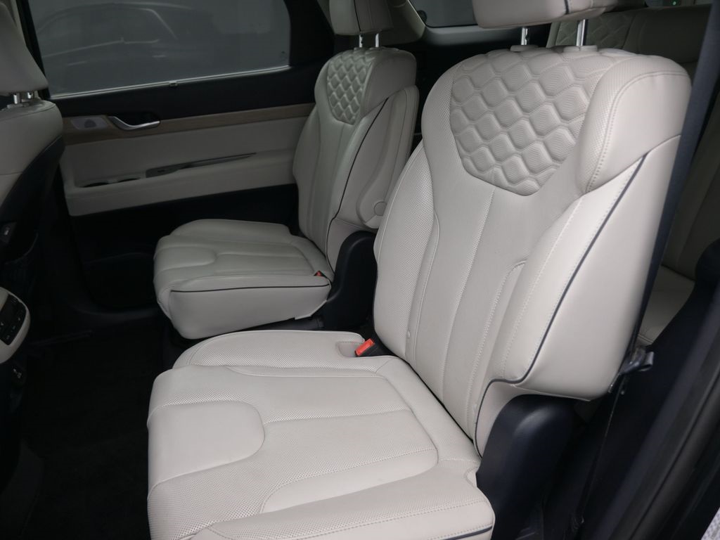 2022 Hyundai Palisade Limited photo 3