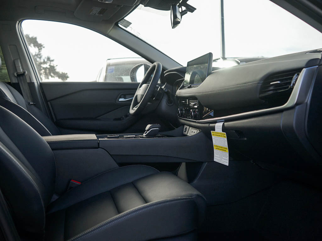 2025 Nissan Rogue SL photo 9