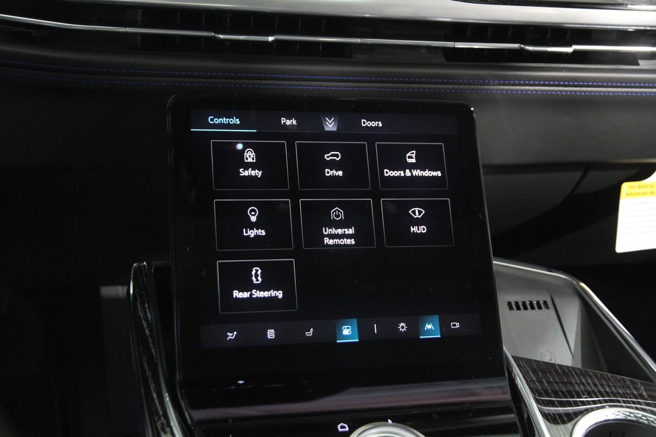 2025 Cadillac Escalade Luxury photo 16