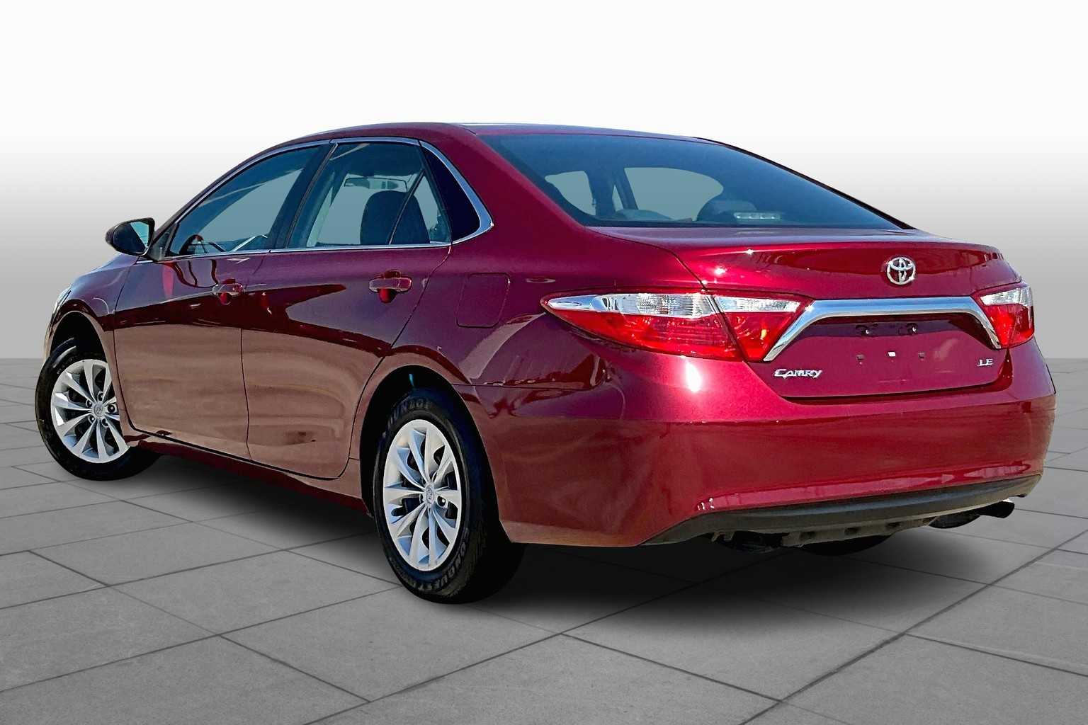 2017 Toyota Camry LE photo 11