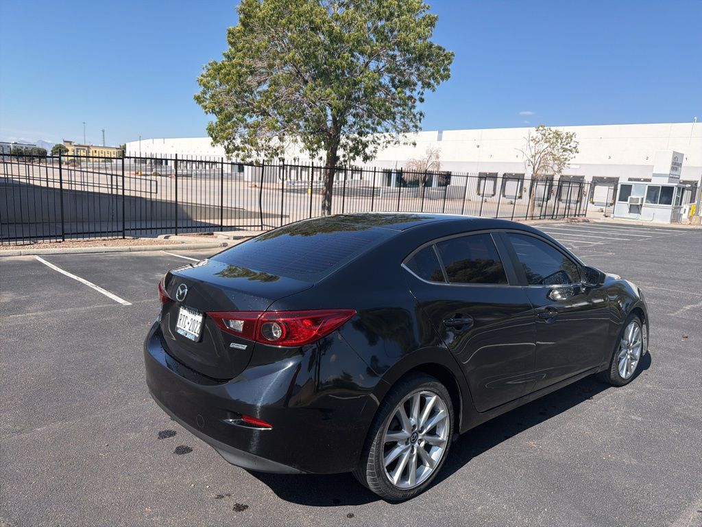 2017 Mazda Mazda3 Touring photo 3
