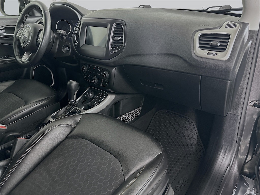 2018 Jeep Compass Latitude photo 28