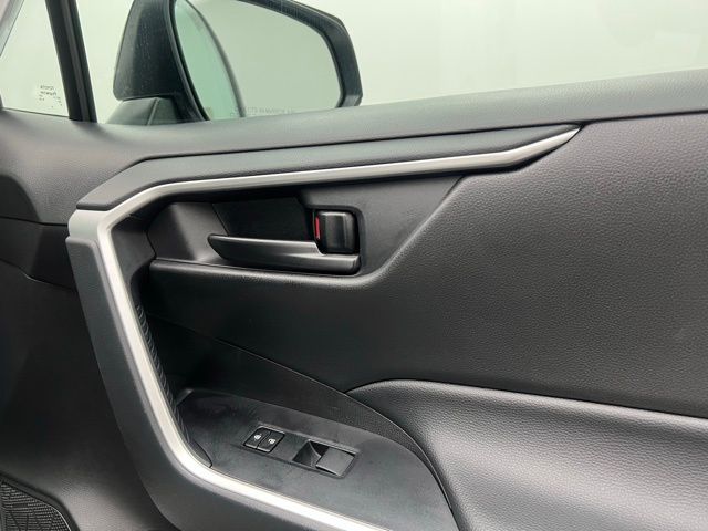 2024 Toyota RAV4 LE photo 10