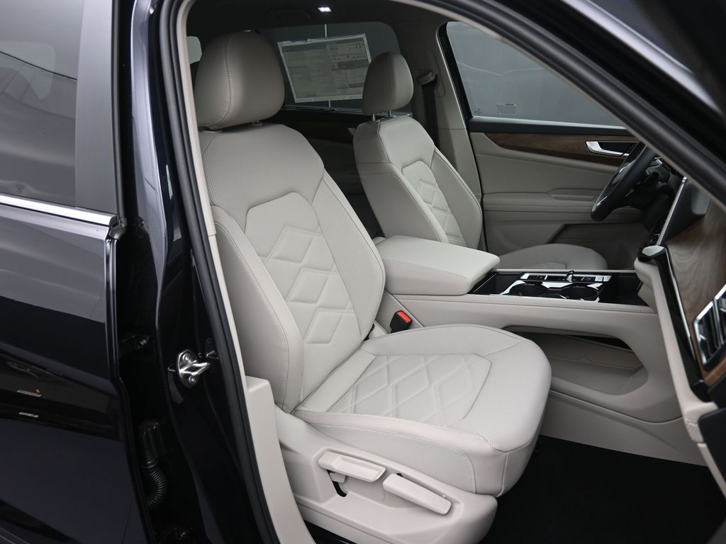 2025 Volkswagen Atlas SE Technology photo 45