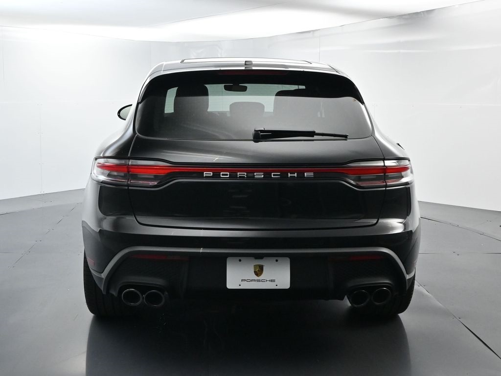 2026 Porsche Macan T photo 12