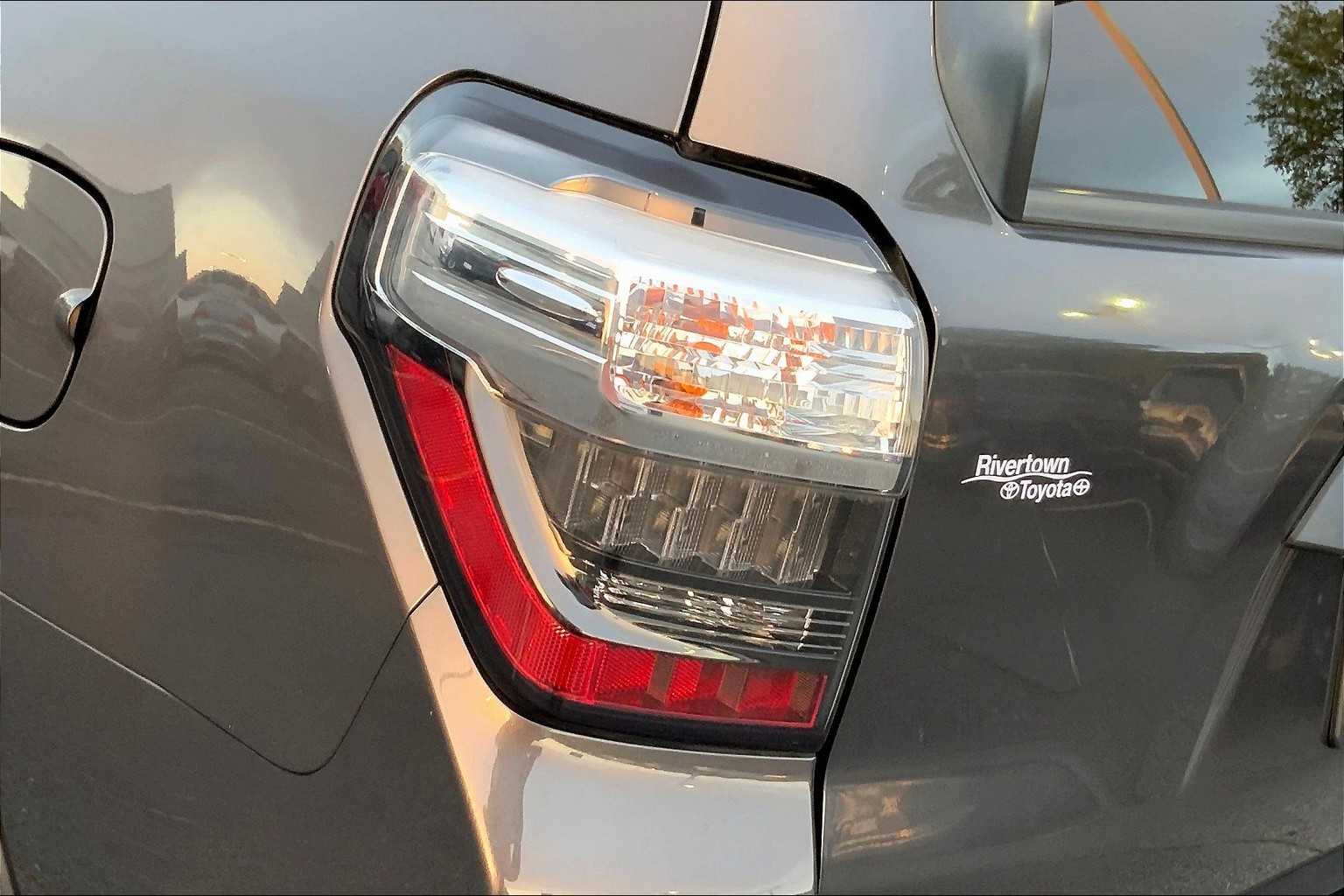 2016 Toyota 4Runner Trail Premium photo 26