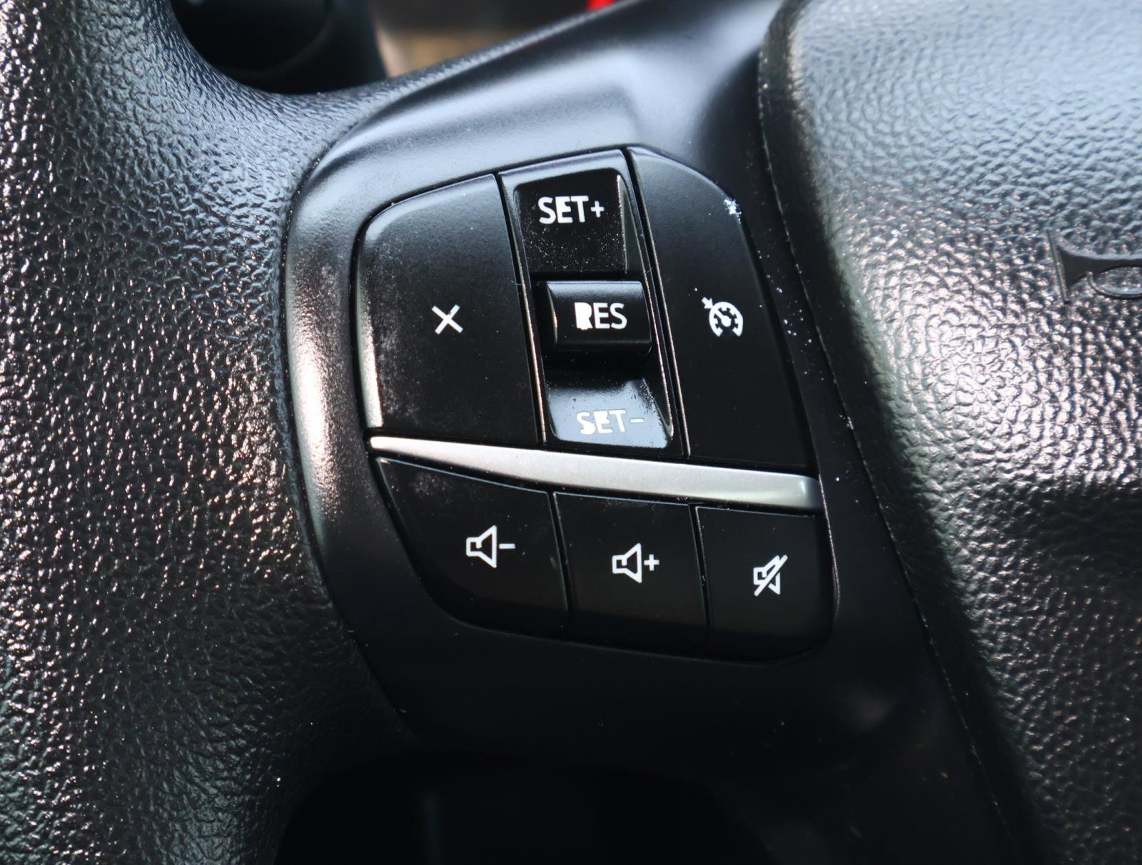 2020 Ford Escape S photo 21