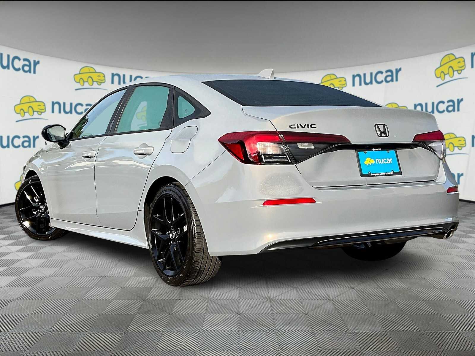 2025 Honda Civic Sport photo 4
