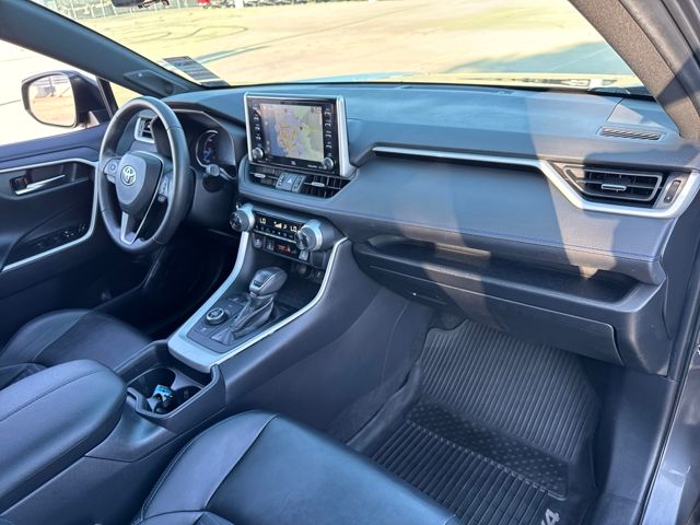 2020 Toyota RAV4 Hybrid XSE photo 20