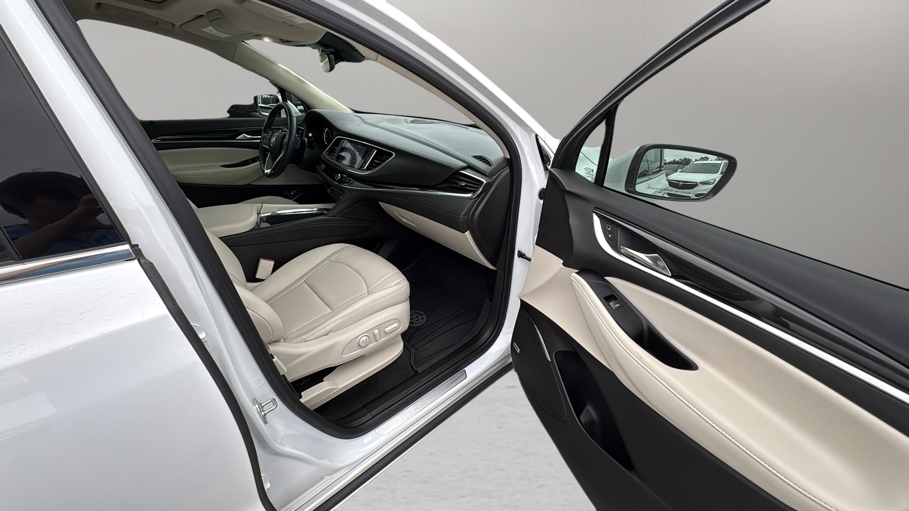 2024 Buick Enclave Essence photo 16