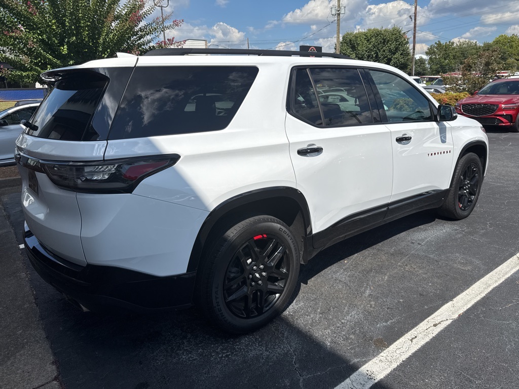 2021 Chevrolet Traverse Premier photo 2