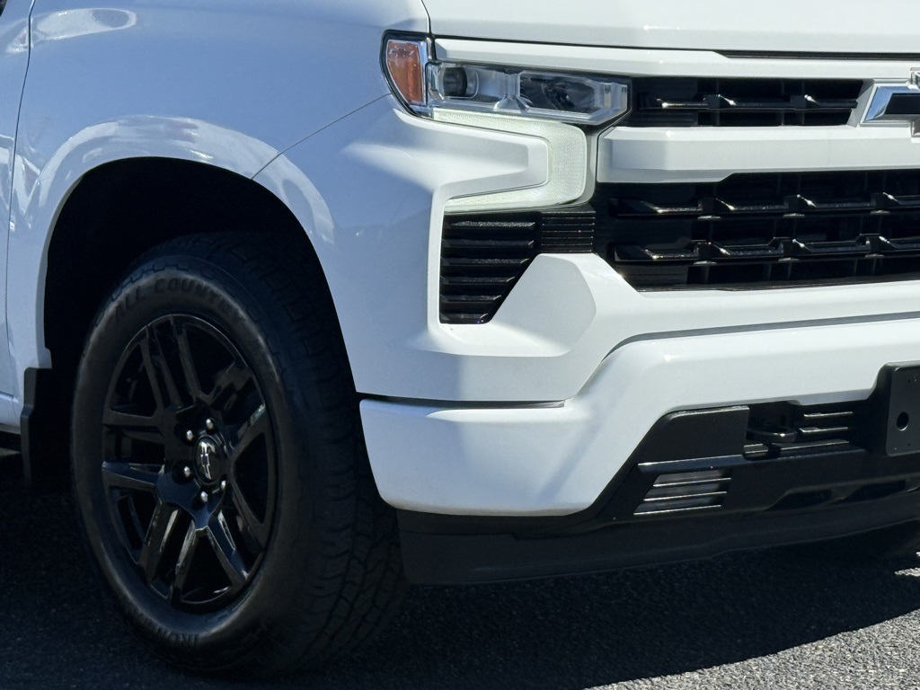 2023 Chevrolet Silverado 1500 RST photo 2