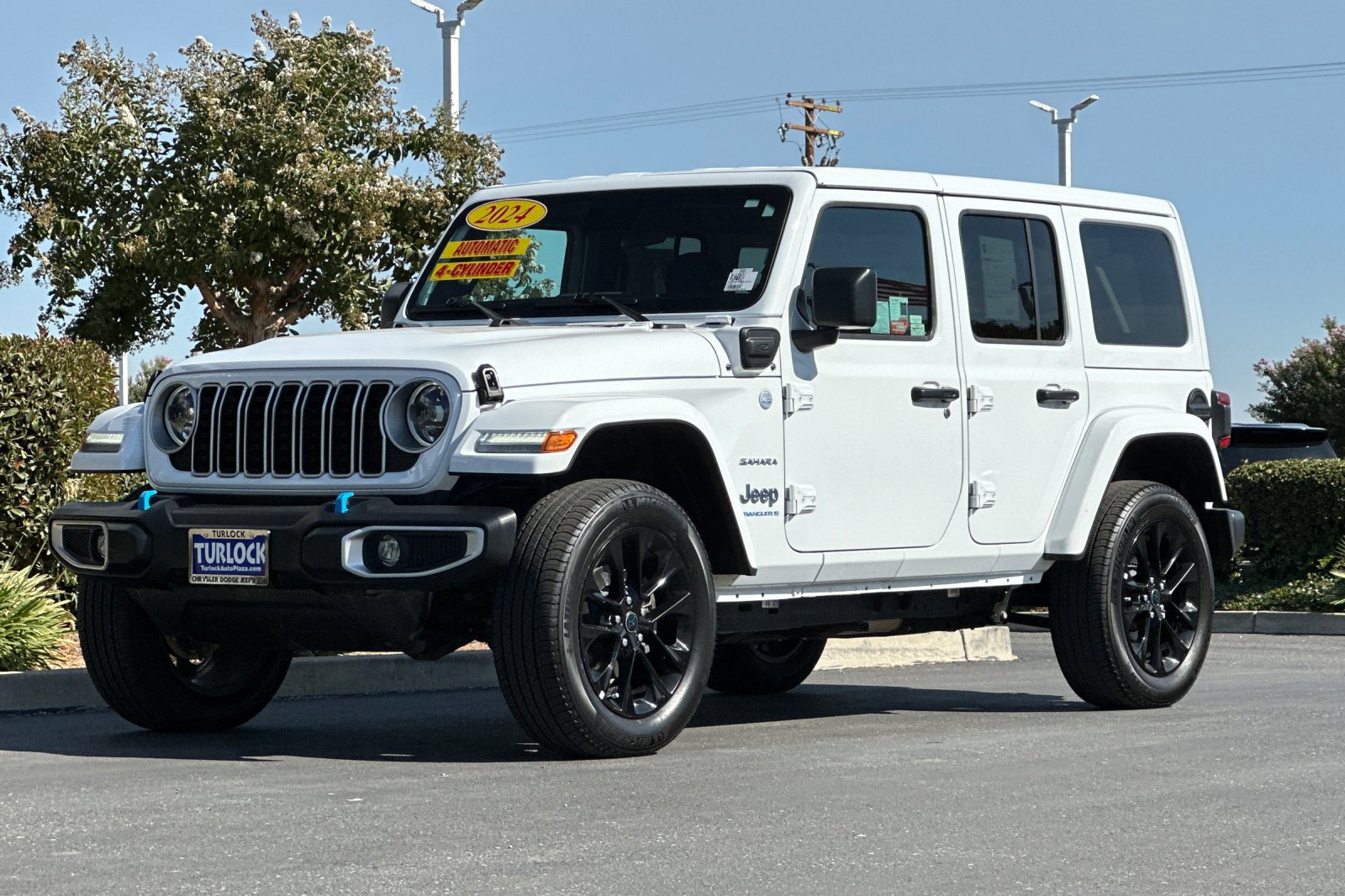 2024 Jeep Wrangler Sahara 4xe photo 8