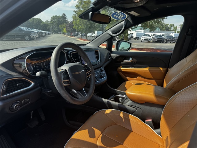 2022 Chrysler Pacifica Pinnacle photo 22