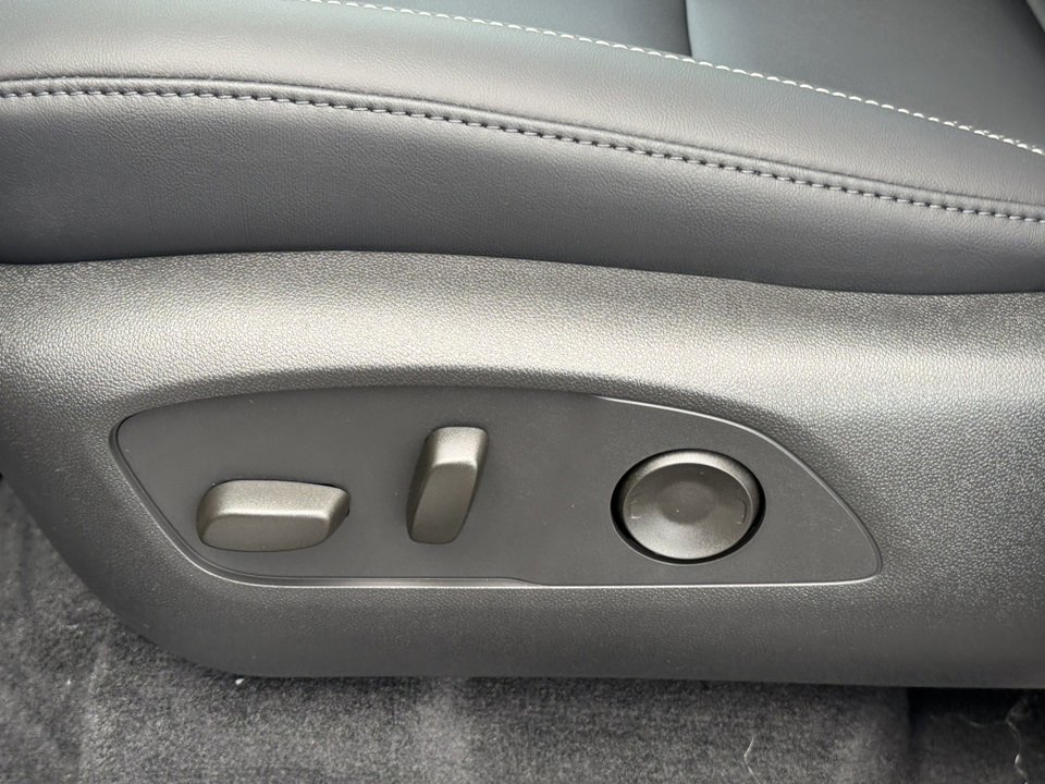 2026 GMC ACADIA - Image 16