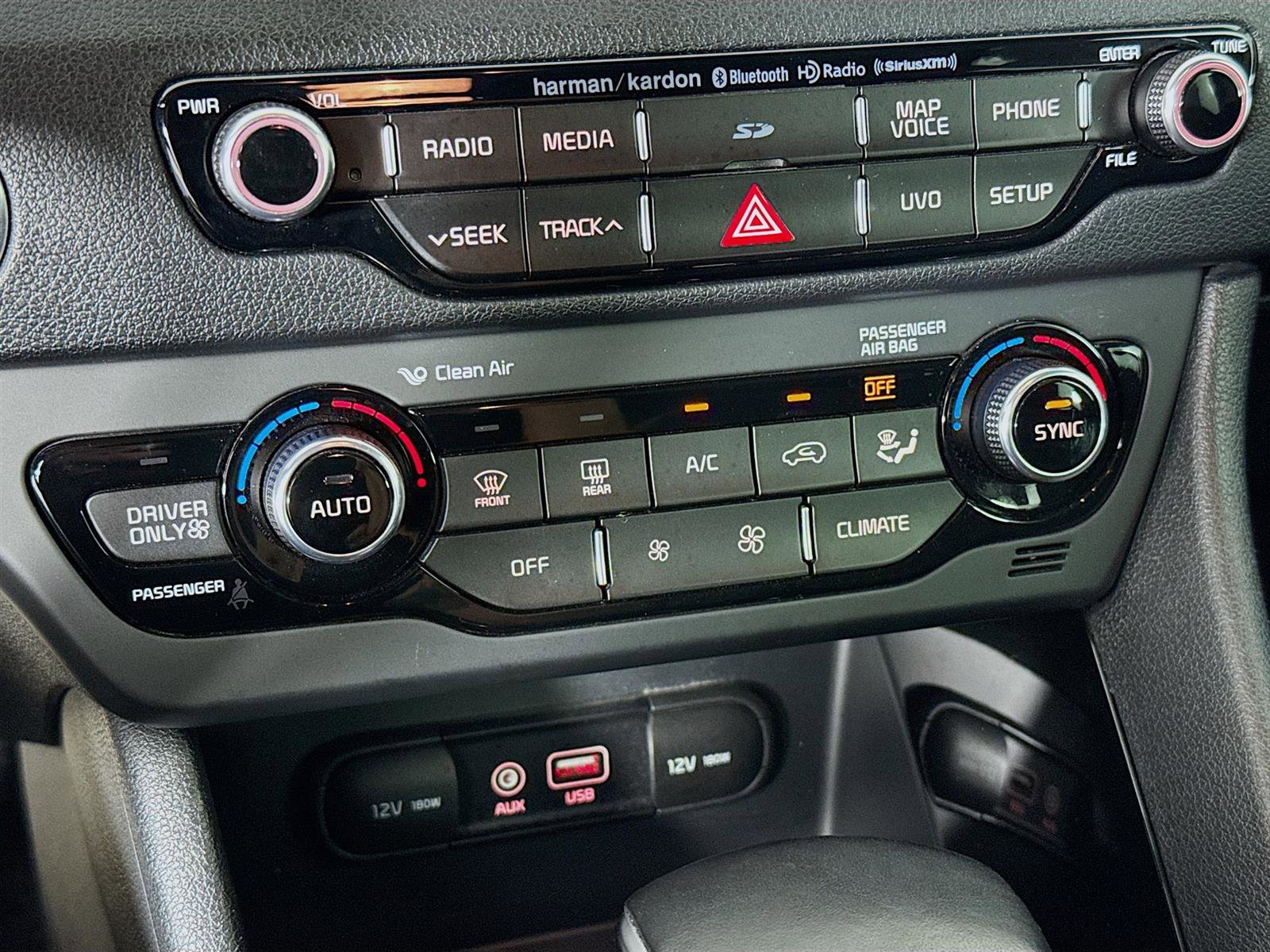 2017 Kia Niro Touring photo 16
