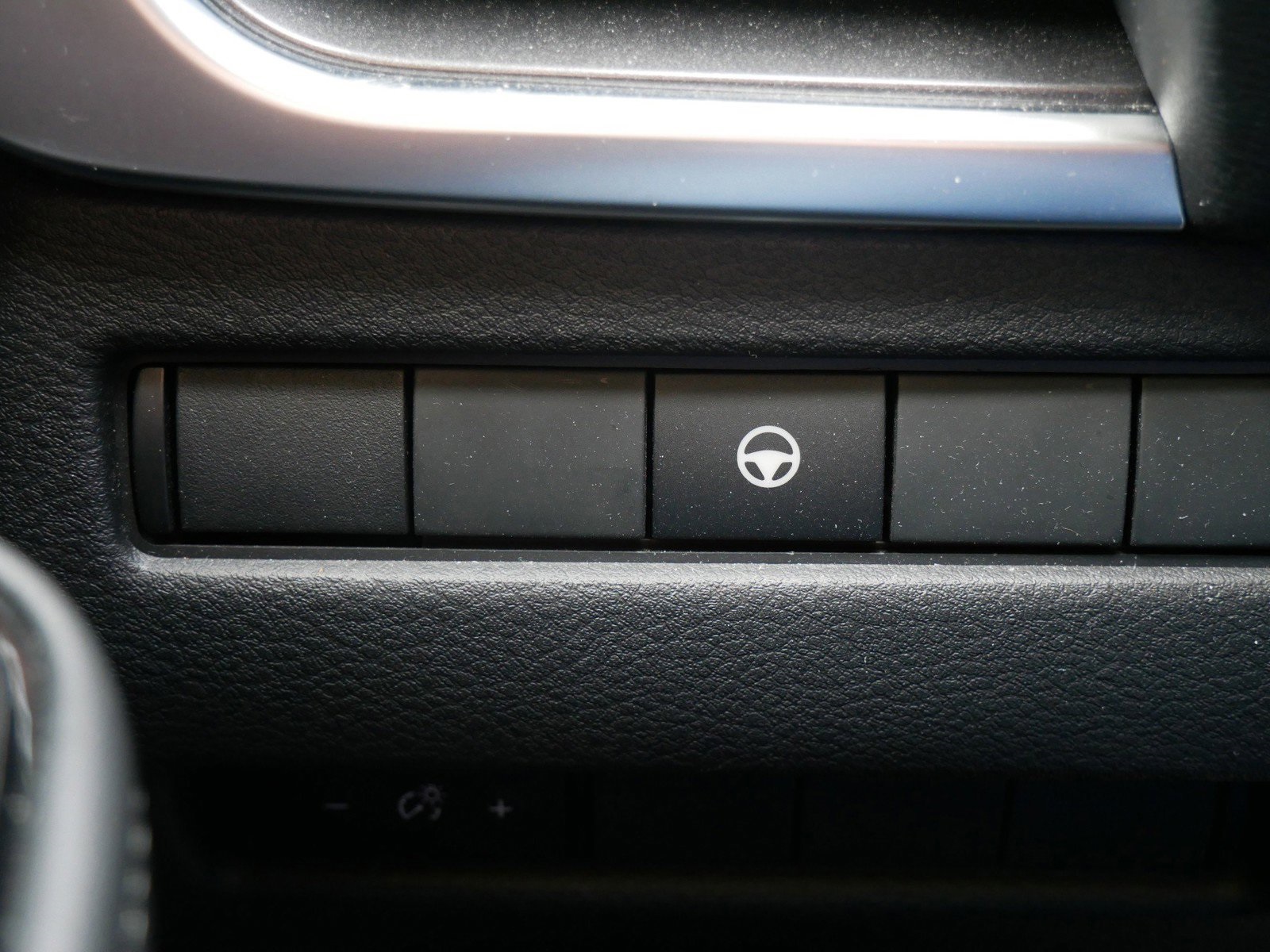 2022 Nissan Rogue SV photo 25