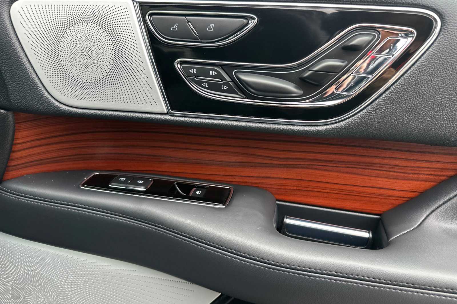 2024 Lincoln Navigator L Reserve photo 19