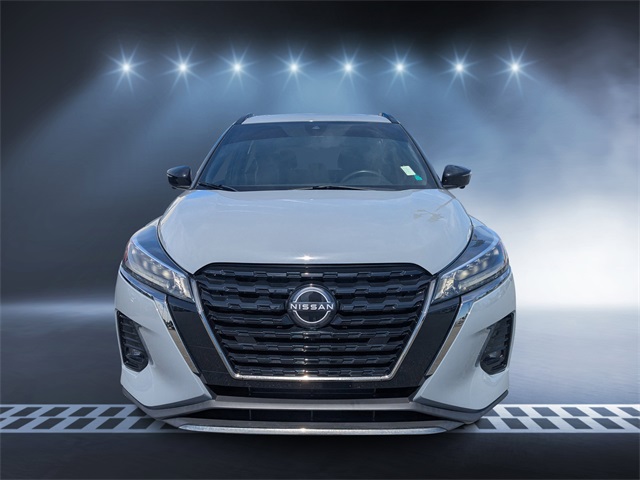 2022 Nissan Kicks SR photo 8