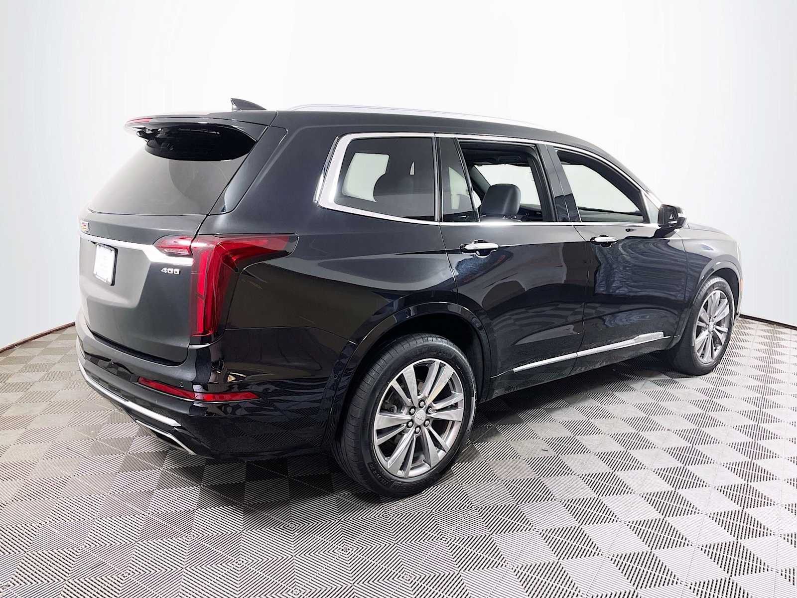 2021 Cadillac XT6 Premium Luxury photo 2