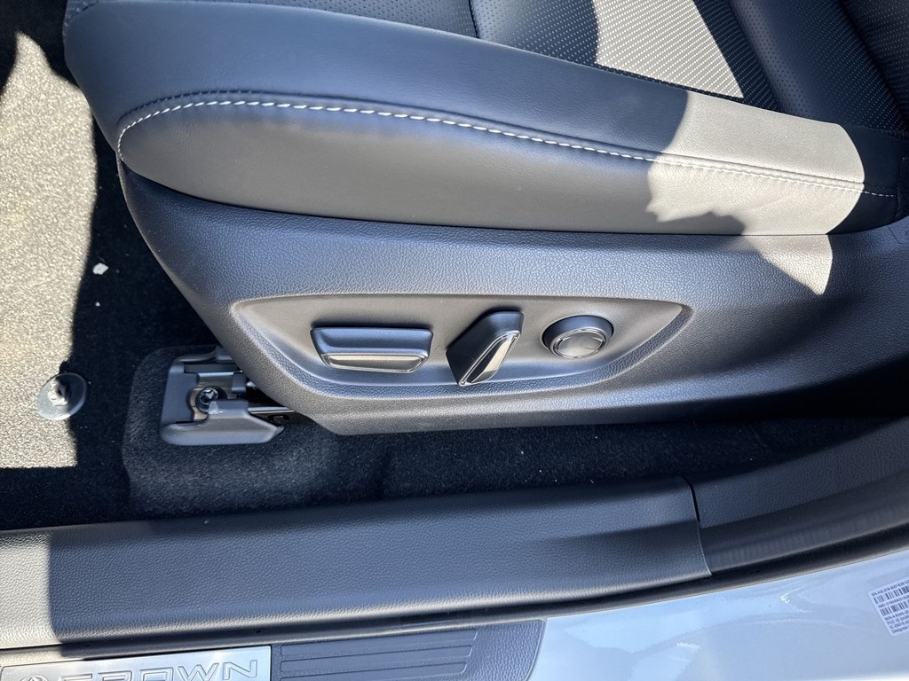 2025 Toyota Crown Platinum photo 6