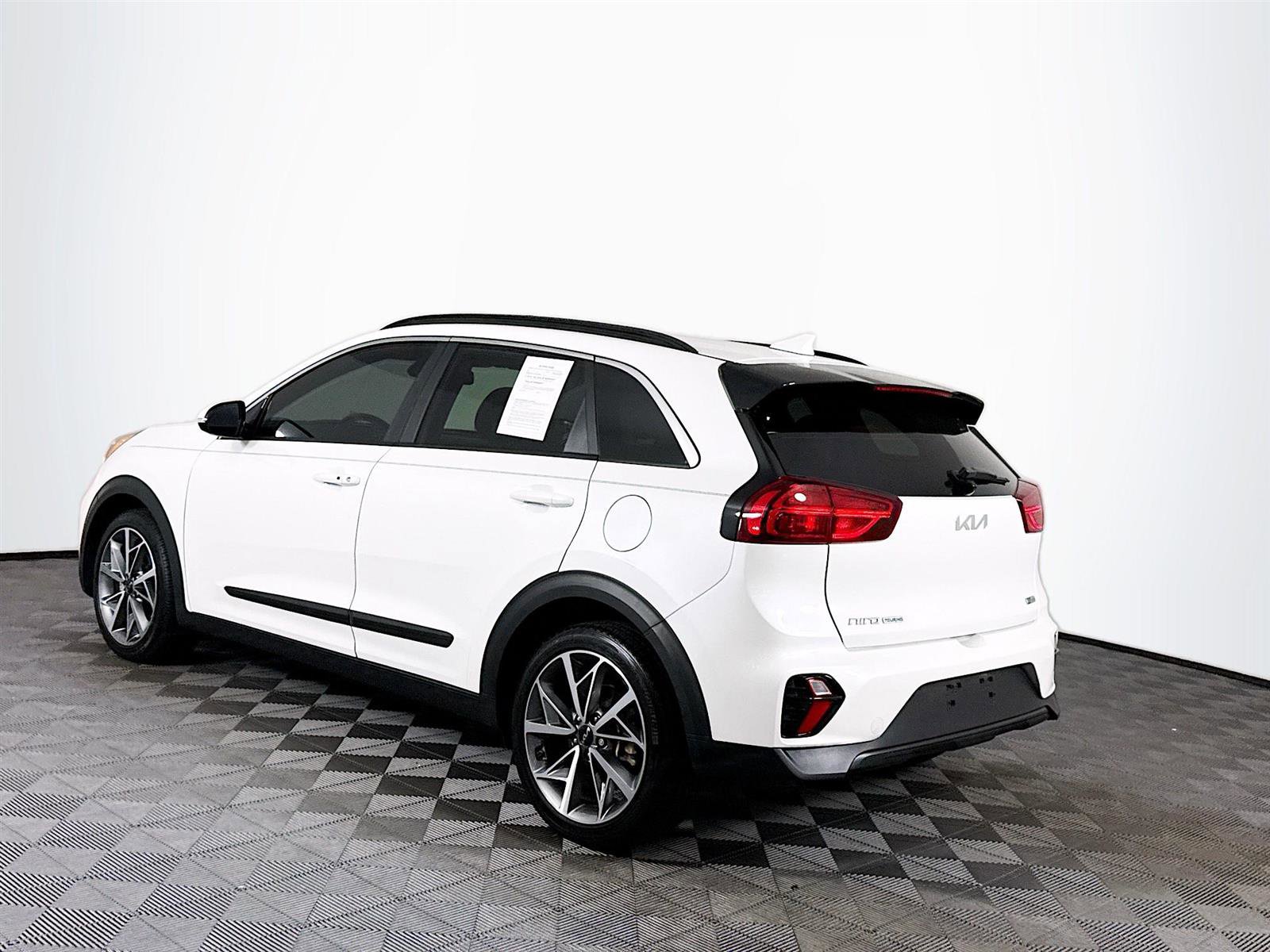2022 Kia Niro Touring Special Edition photo 4