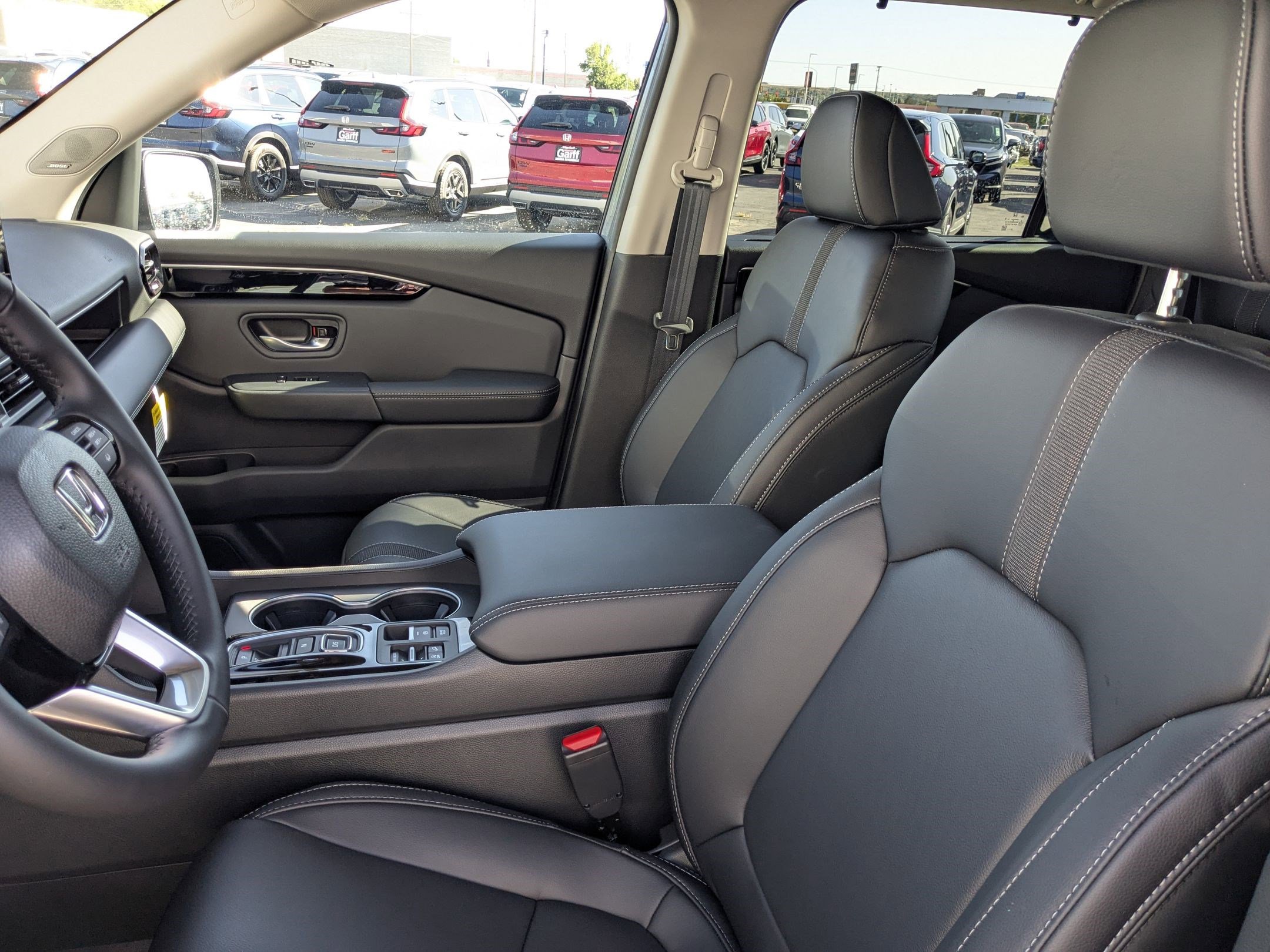 2025 Honda Pilot Touring photo 14