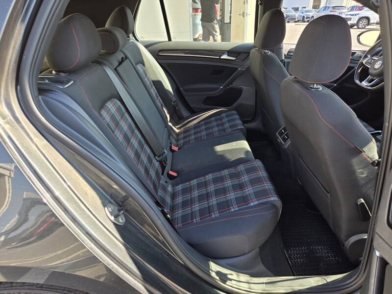 2017 Volkswagen Golf GTI S photo 13