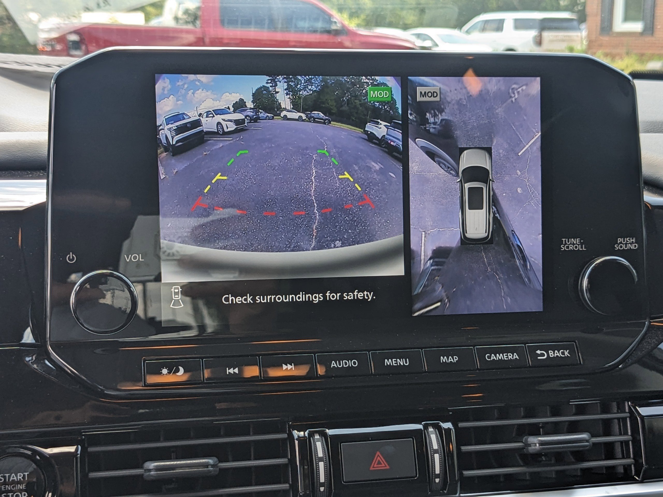 2025 Nissan Pathfinder SV photo 5