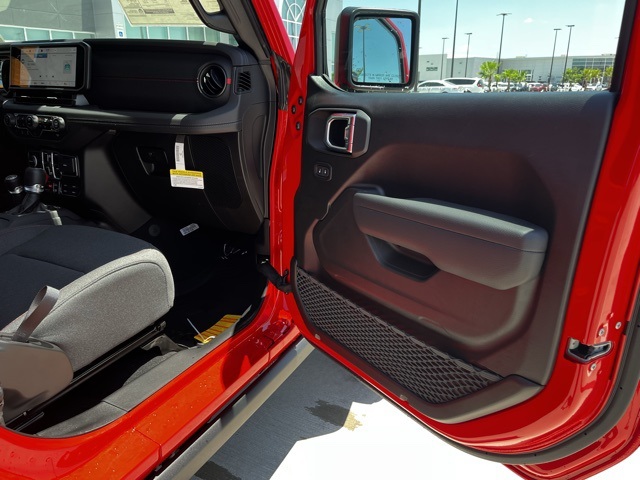 2025 Jeep Wrangler Rubicon photo 19