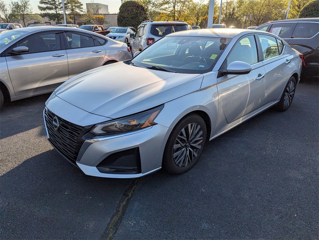 2023 Nissan Altima 2.5 SV photo 3