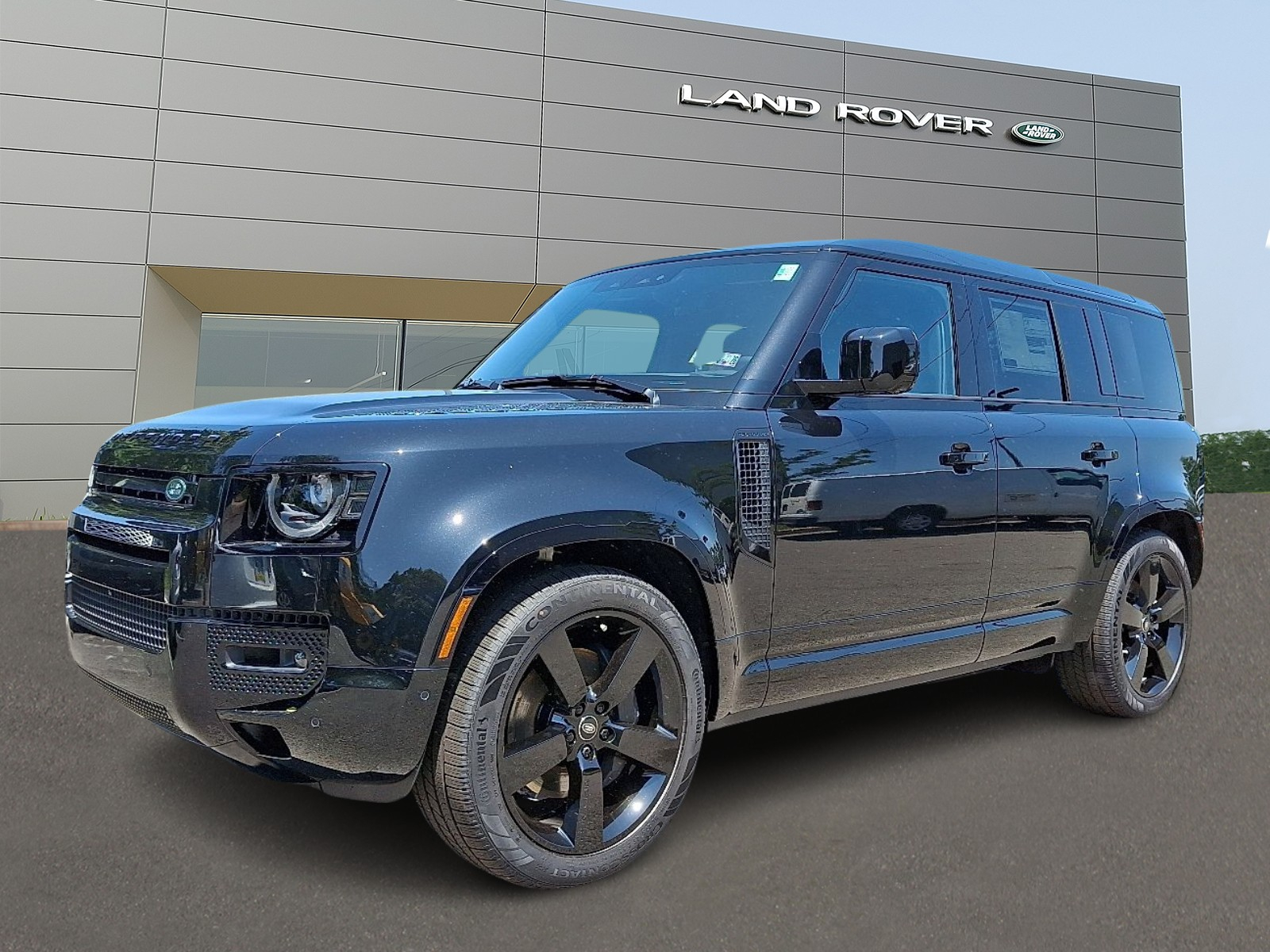 2025 Land Rover Defender X-Dynamic SE's photo