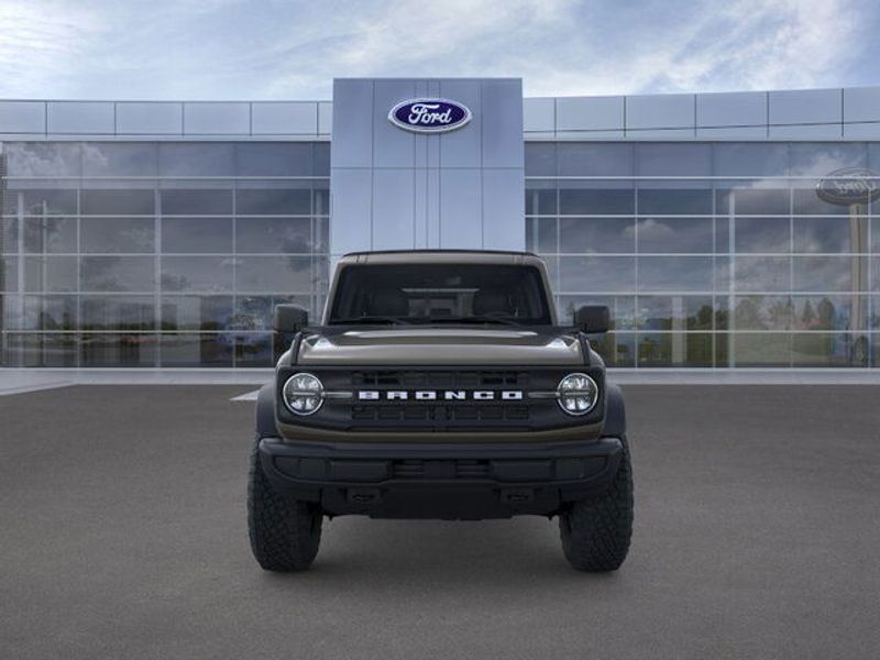 2025 Ford Bronco Base photo 6