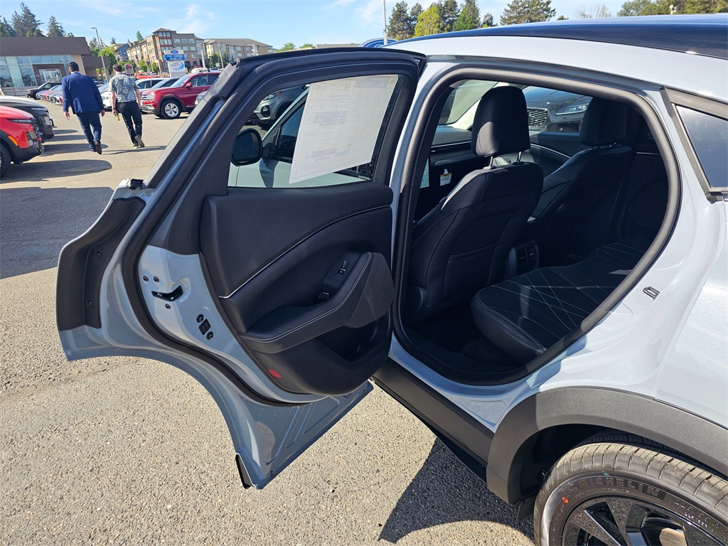 2024 Ford Mustang Mach-E Select photo 14