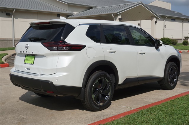 2026 Nissan Rogue SV photo 4
