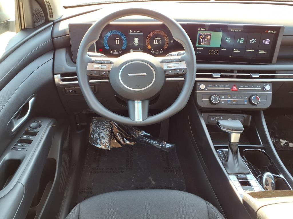 2025 Hyundai Tucson SE photo 3