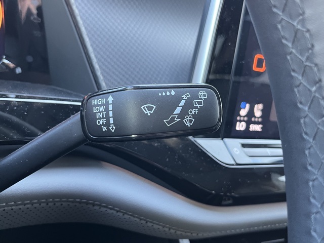 2024 Volkswagen Atlas Peak Edition SE Technology photo 38