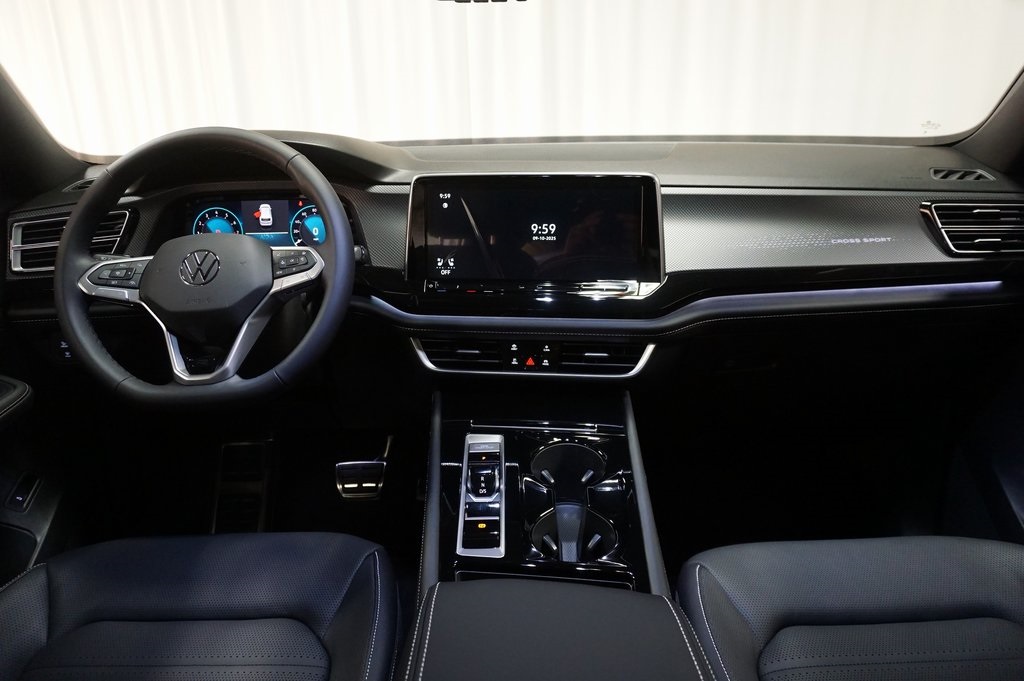 2026 Volkswagen Atlas Cross Sport SEL R-Line photo 12