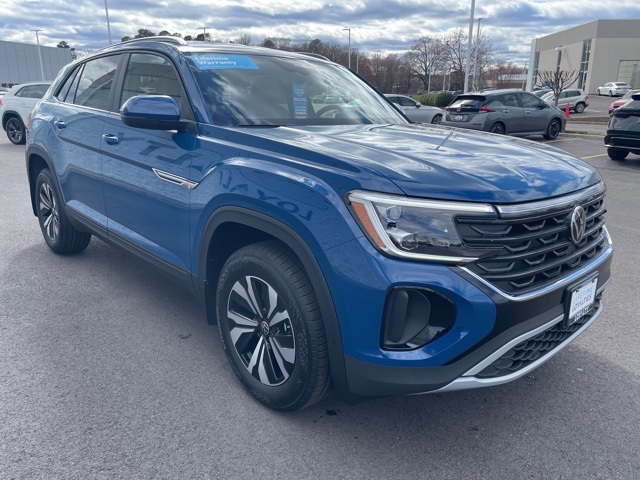 2025 Volkswagen Atlas Cross Sport SE Technology photo 2
