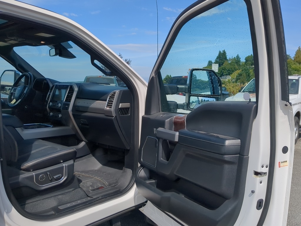 2017 Ford F-350 Platinum photo 10