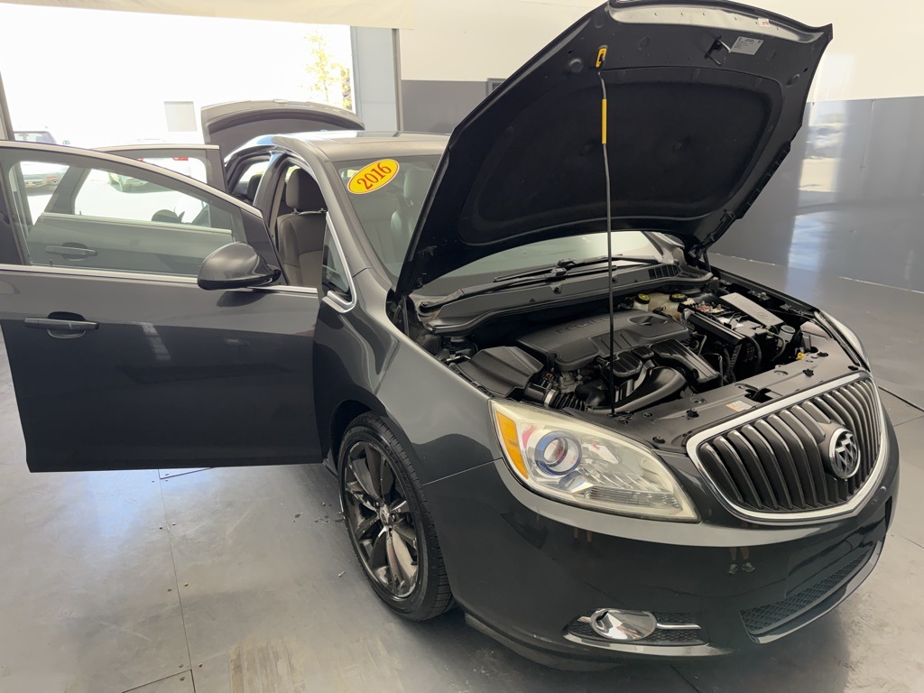 2016 Buick Verano Sport Touring photo 9