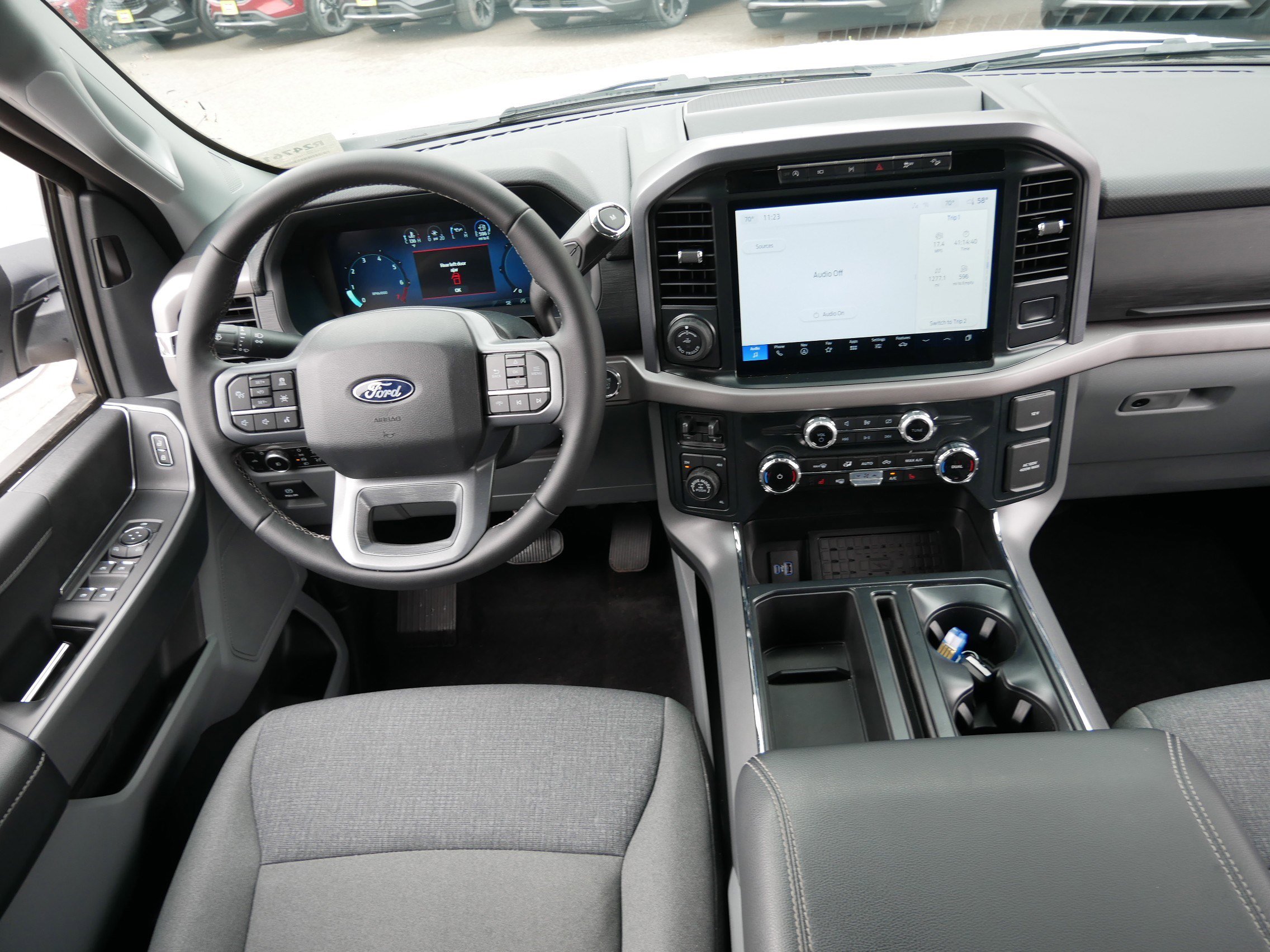 2024 Ford F-150 XLT photo 3