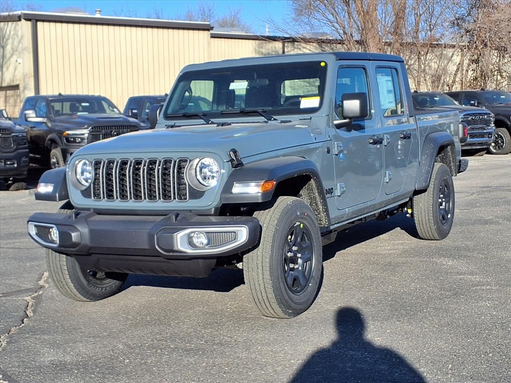 2026 Jeep Gladiator Sport's photo