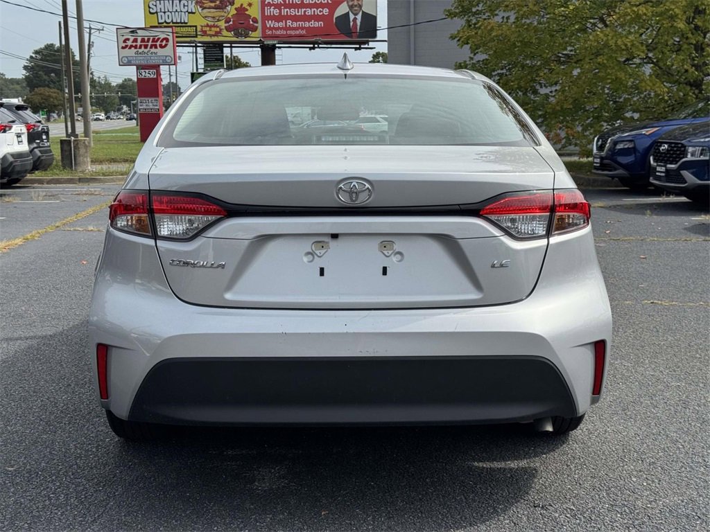 2024 Toyota Corolla LE photo 19