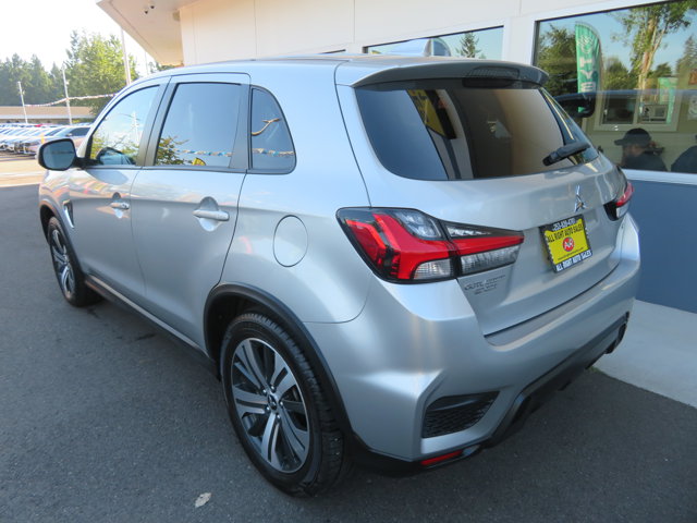2024 Mitsubishi Outlander Sport SE photo 3