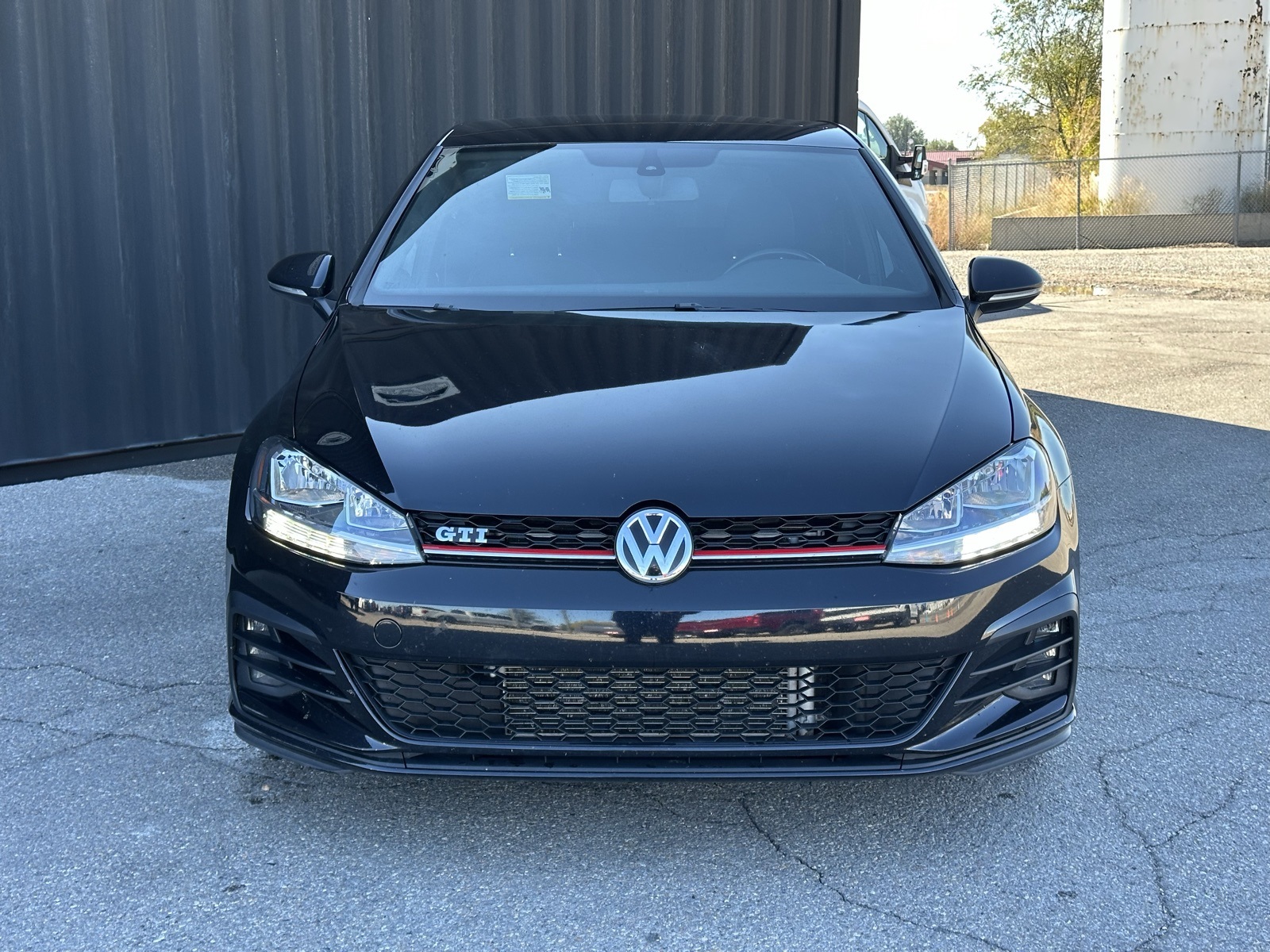 2018 Volkswagen Golf GTI S photo 2