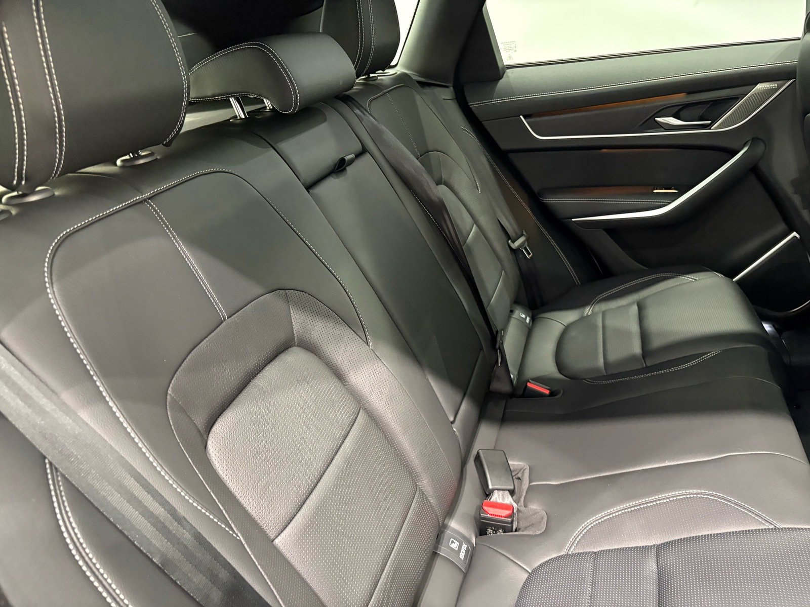 2026 Jaguar F-PACE R-Dynamic S P250 photo 21