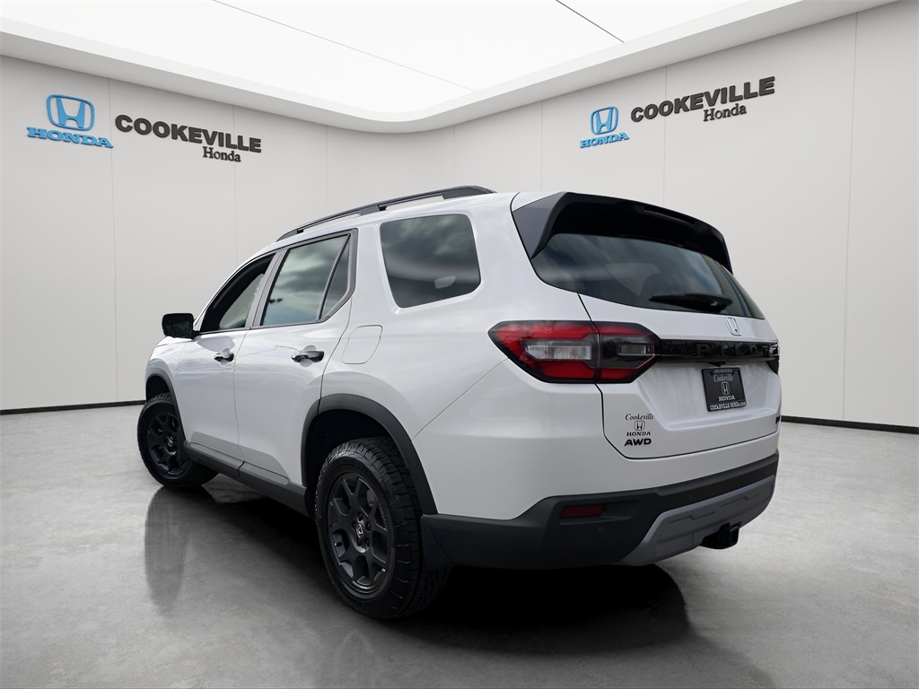 2025 Honda Pilot TrailSport photo 2